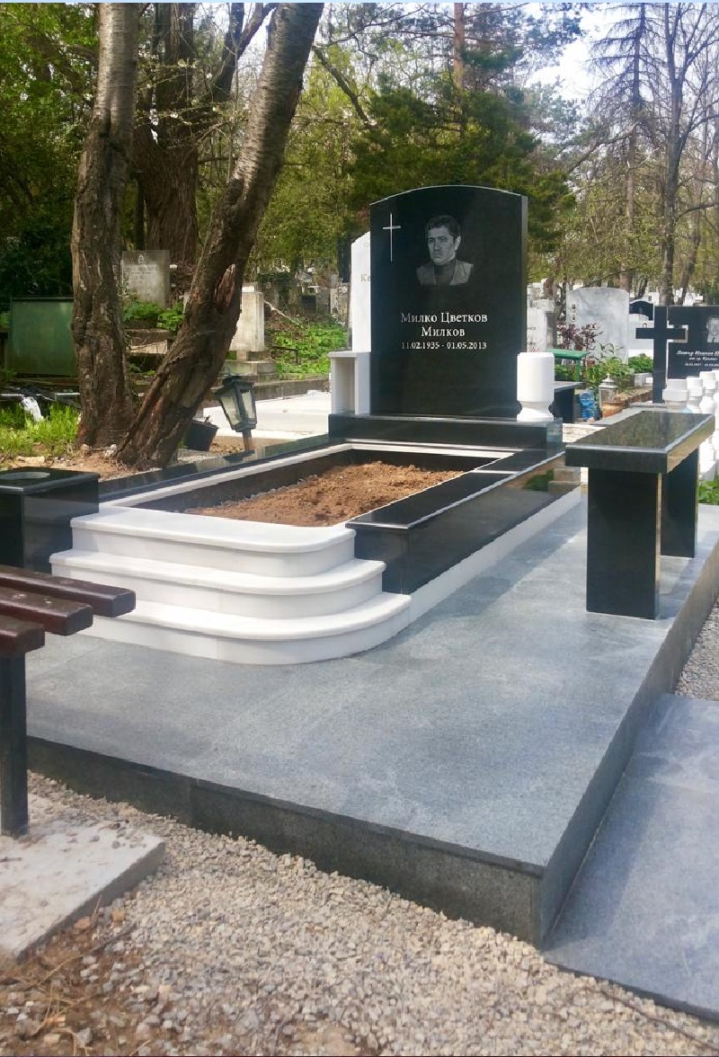 Луксозни надгробни паметници, триплекс